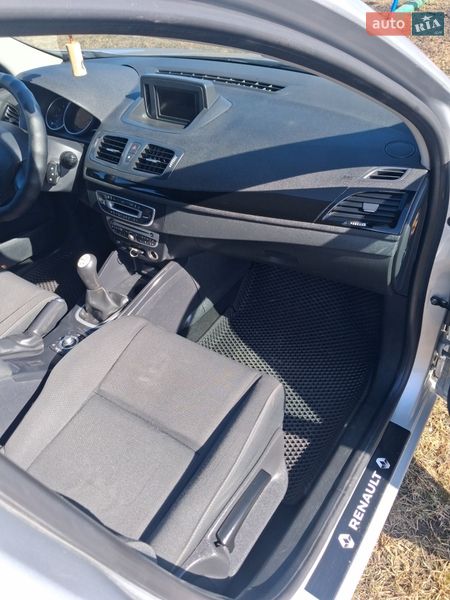 Хетчбек Renault Megane 2011 в Валках