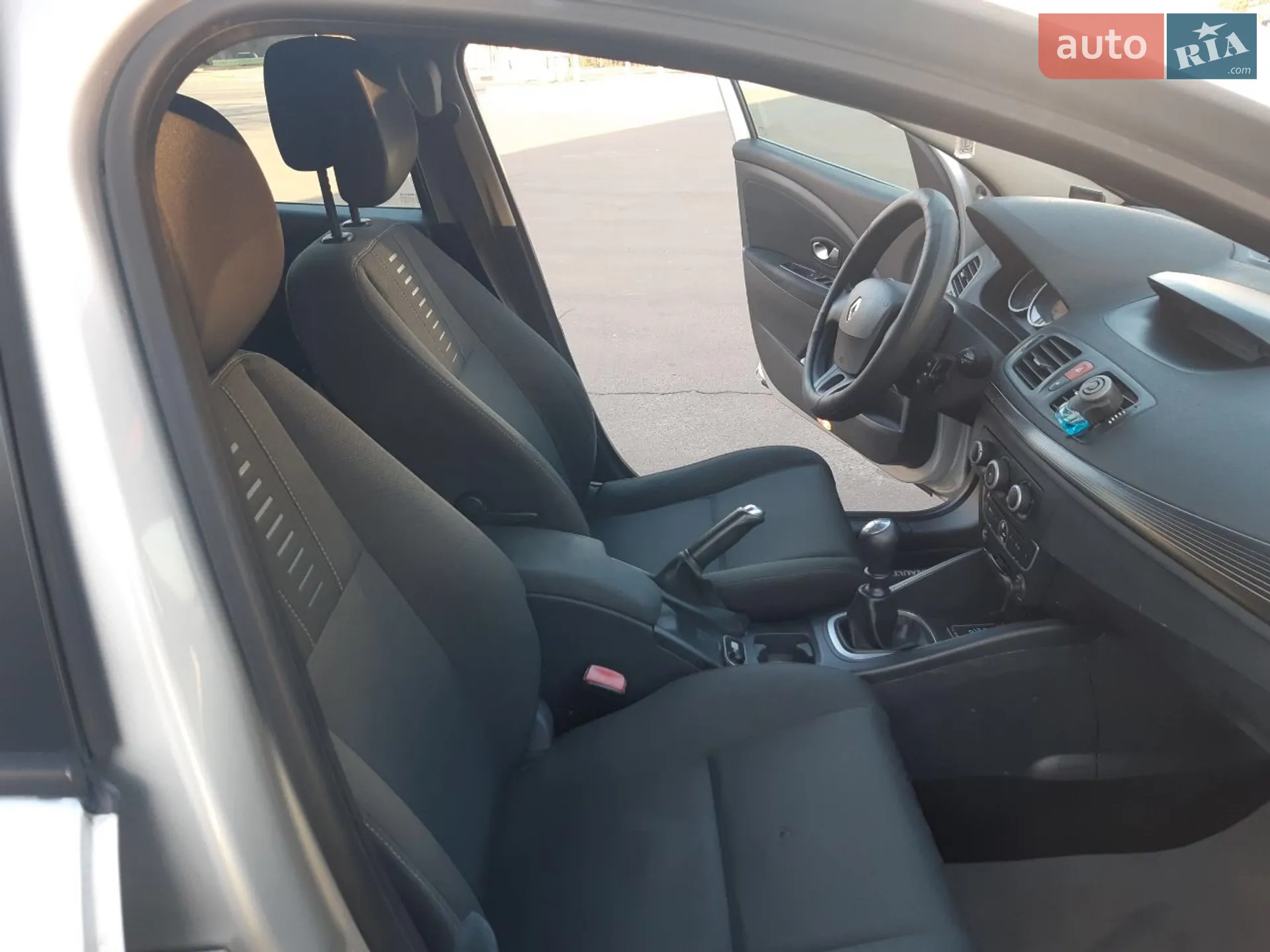 2010 Renault Megane - мініатюра 27
