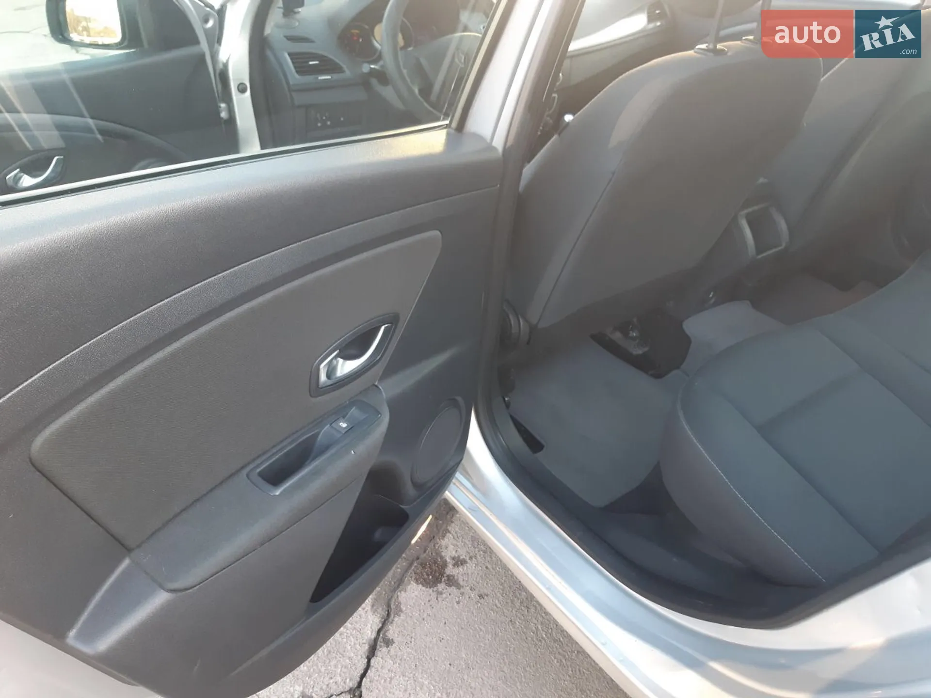 2010 Renault Megane - мініатюра 35