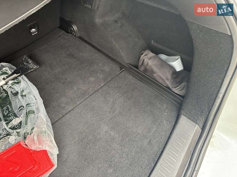 Универсал Renault Megane 2021 в Киеве фото 51 Универсал Renault Megane 2021 в Киеве