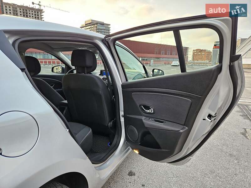 Хэтчбек Renault Megane 2010 в Днепре