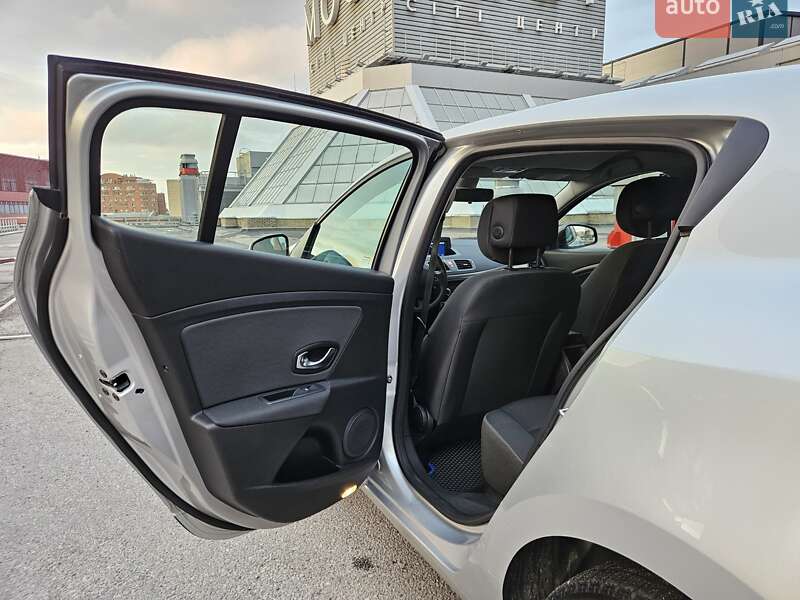 Хэтчбек Renault Megane 2010 в Днепре