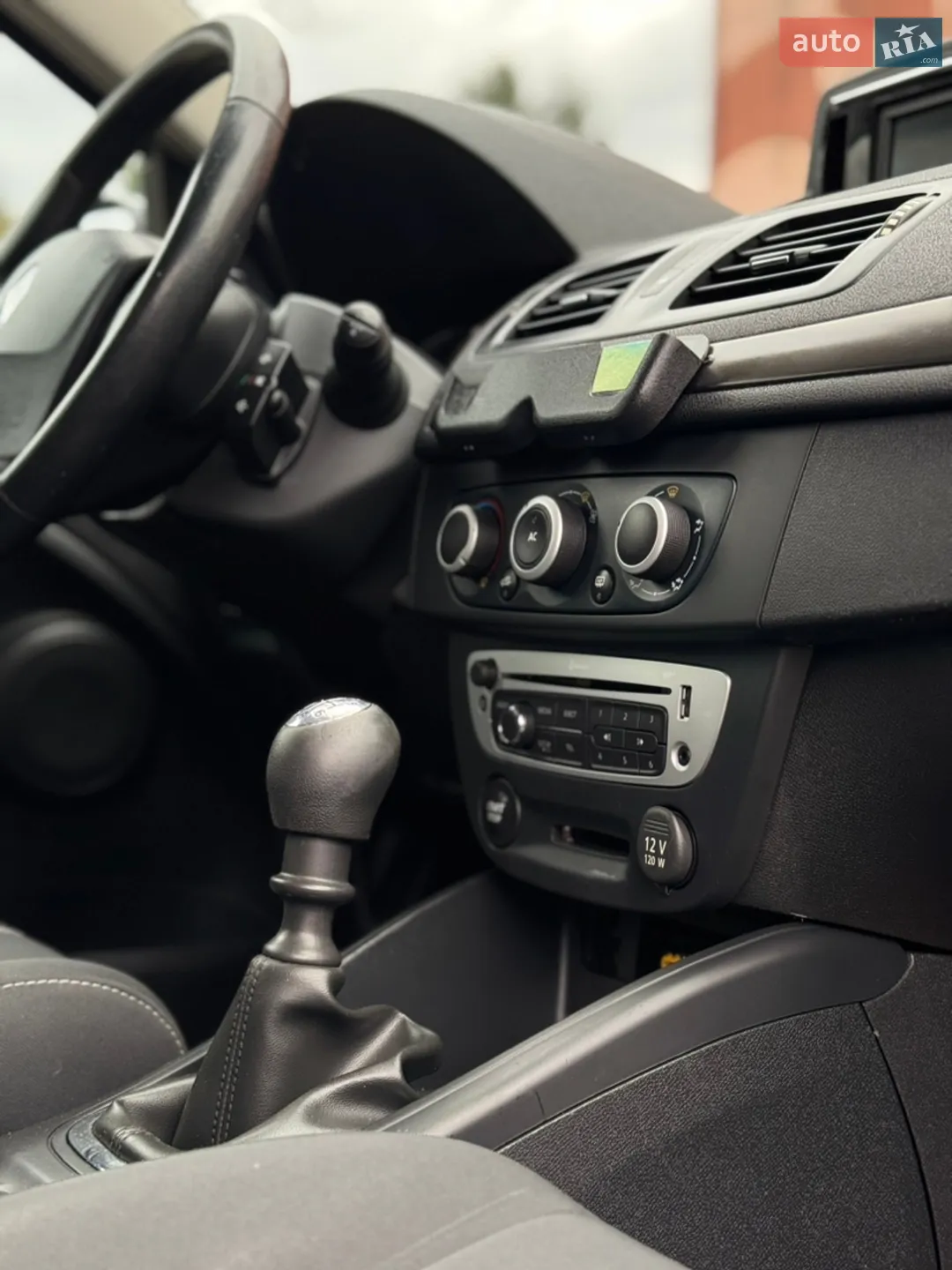 2013 Renault Megane - мініатюра 23