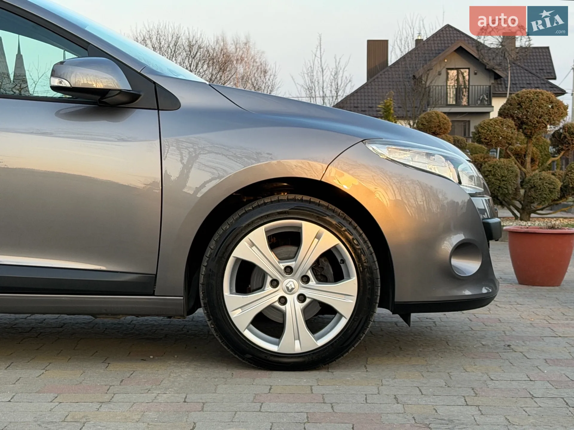 2010 Renault Megane - мініатюра 31