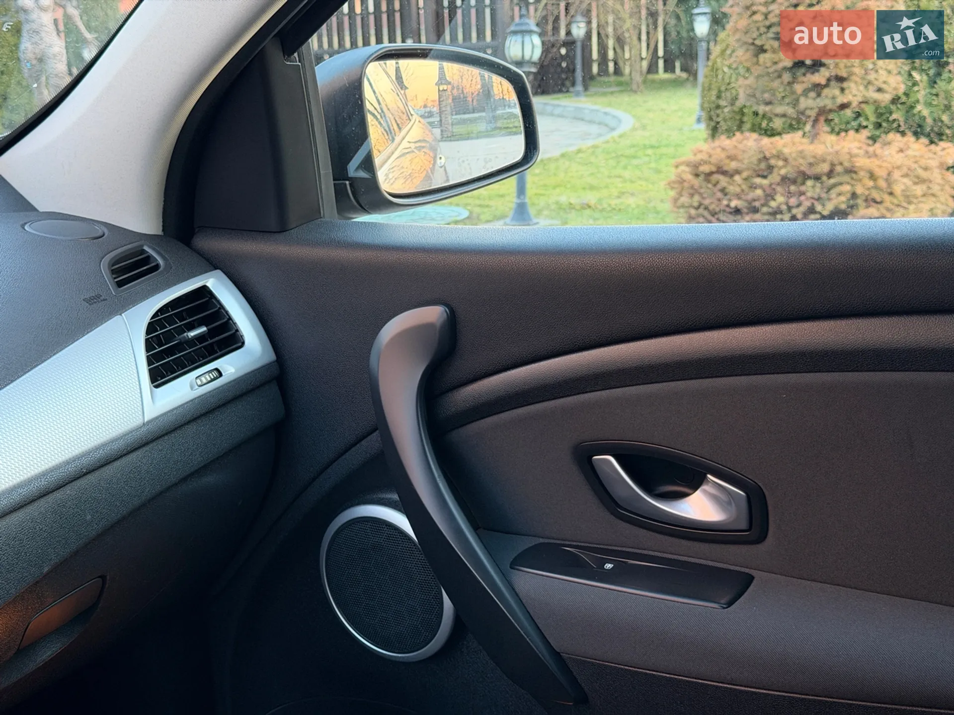 2010 Renault Megane - мініатюра 57