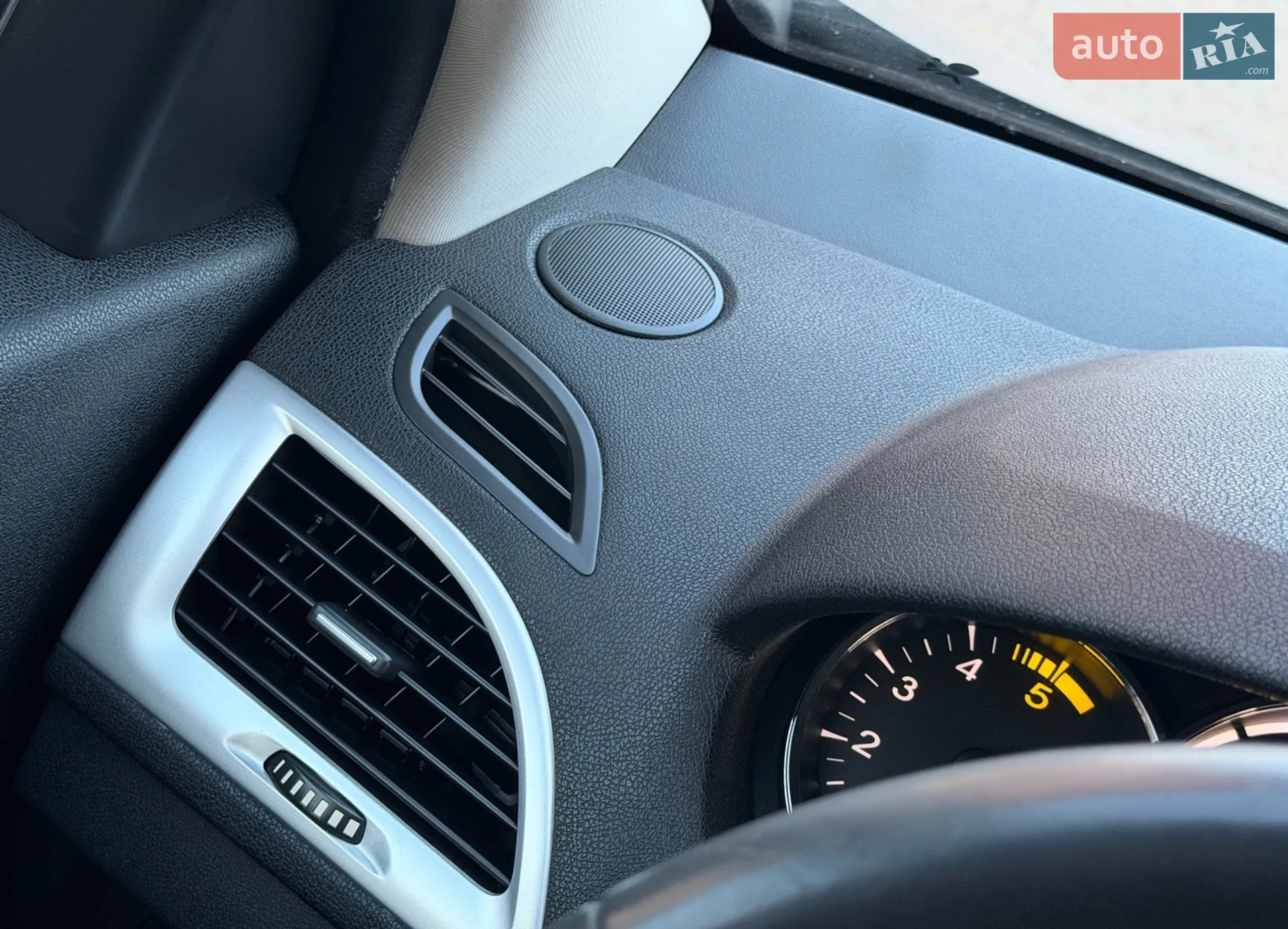 2010 Renault Megane - мініатюра 66