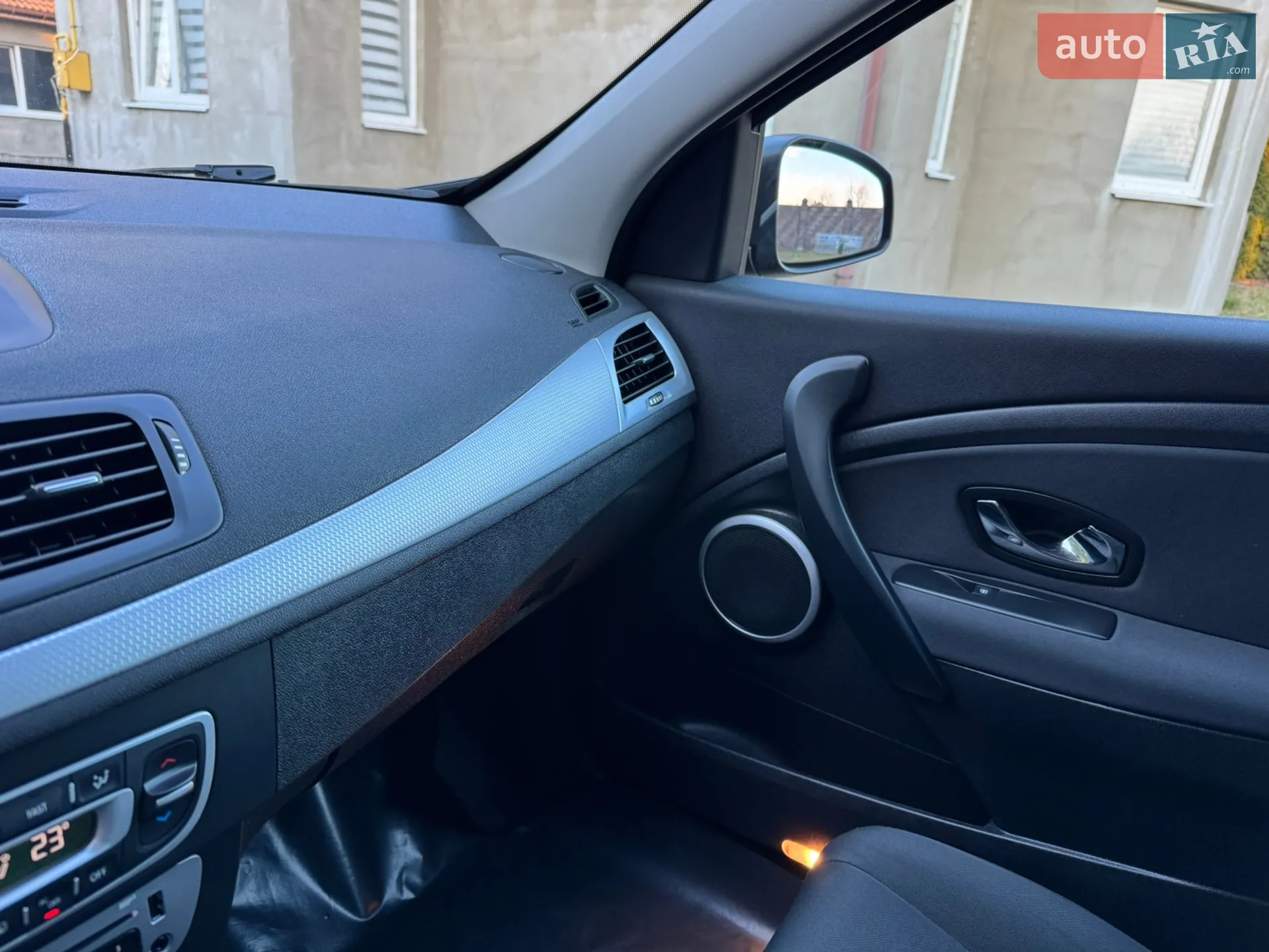 2012 Renault Megane - мініатюра 37
