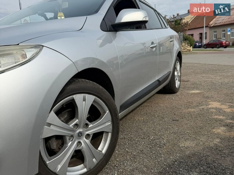 Універсал Renault Megane 2011 в Золочеві