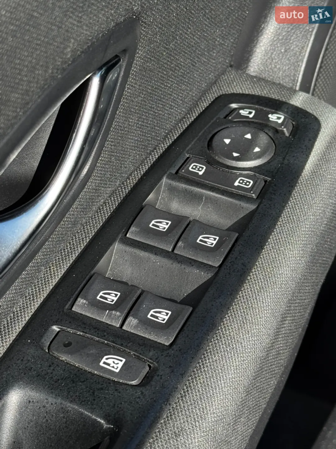 2010 Renault Megane - мініатюра 11
