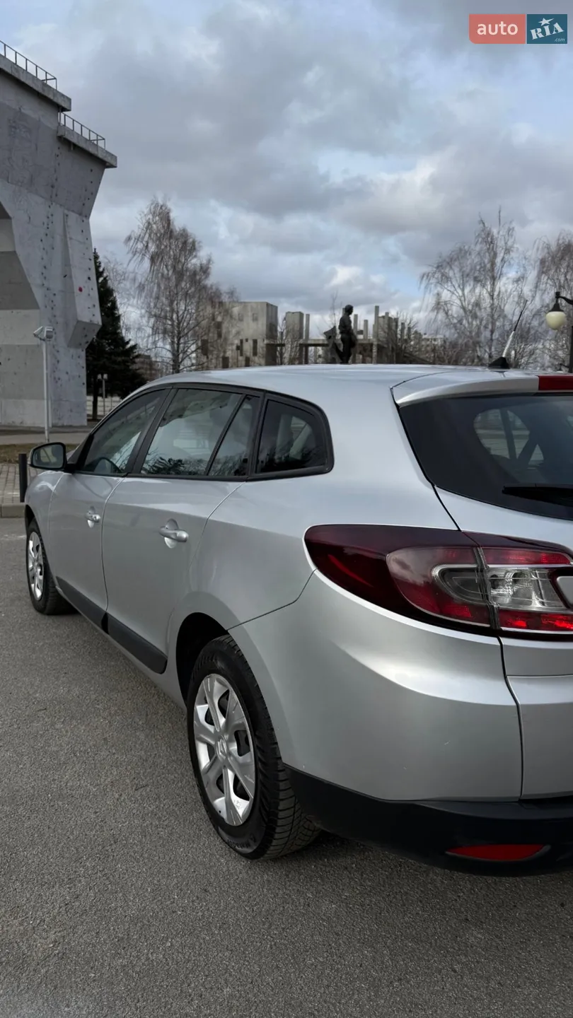 2010 Renault Megane - мініатюра 10