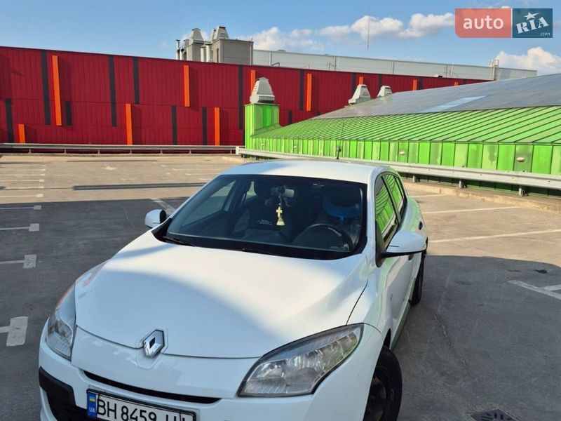Хэтчбек Renault Megane 2011 в Киеве фото 2 Хэтчбек Renault Megane 2011 в Киеве