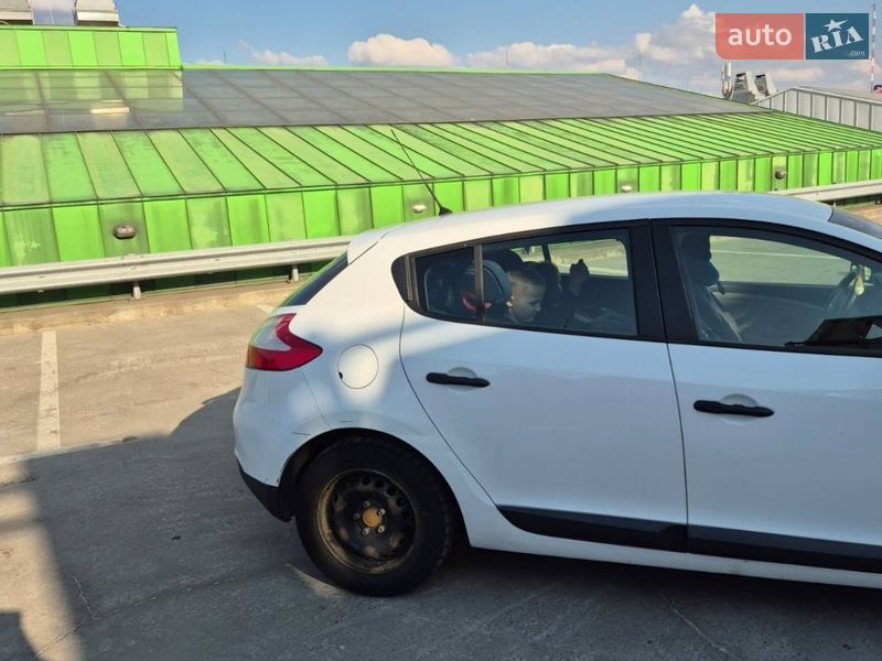 Хэтчбек Renault Megane 2011 в Киеве фото 22 Хэтчбек Renault Megane 2011 в Киеве