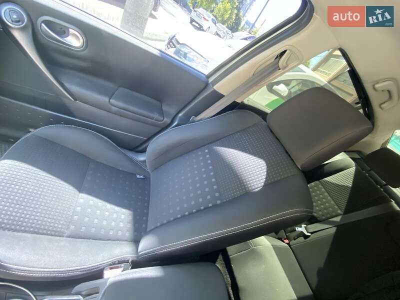Седан Renault Megane 2005 в Житомире фото 7 Седан Renault Megane 2005 в Житомире