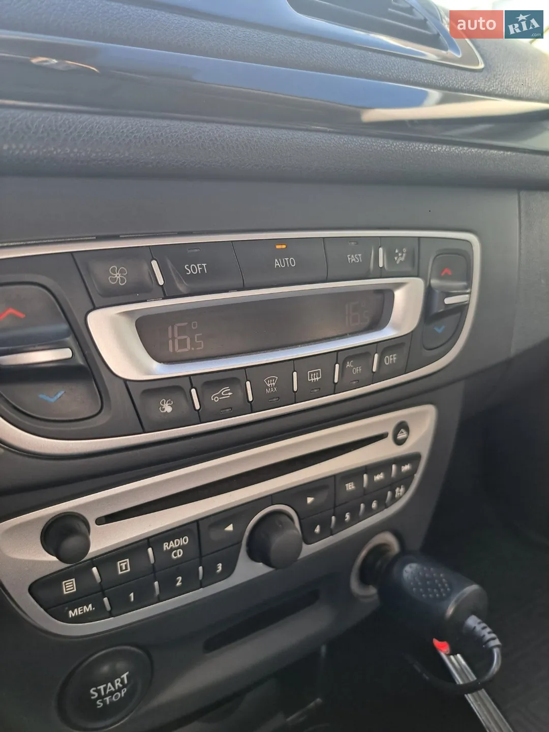 2011 Renault Megane - мініатюра 14
