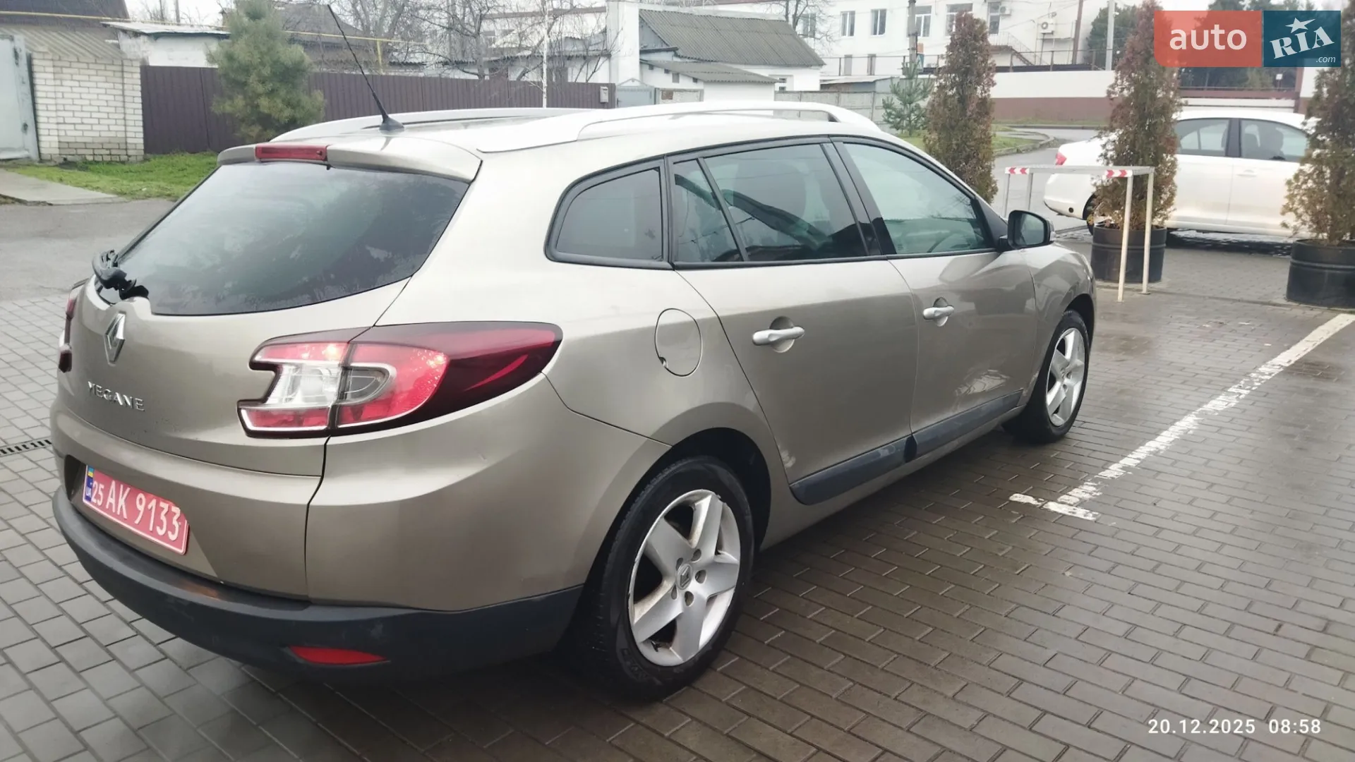2010 Renault Megane - мініатюра 3
