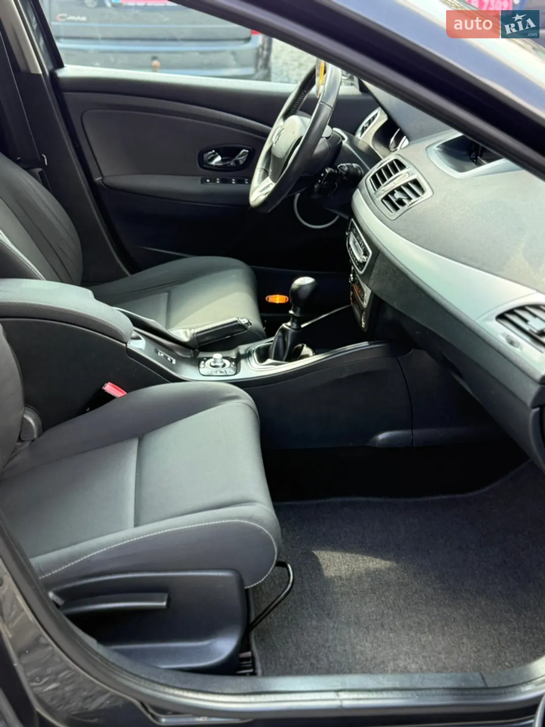 2012 Renault Megane - мініатюра 111