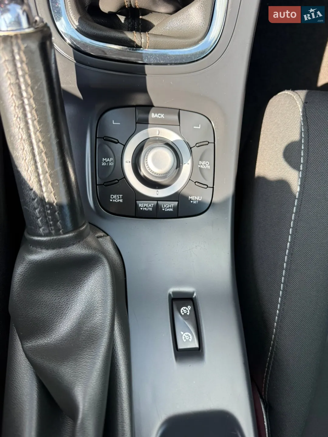 2012 Renault Megane - мініатюра 135