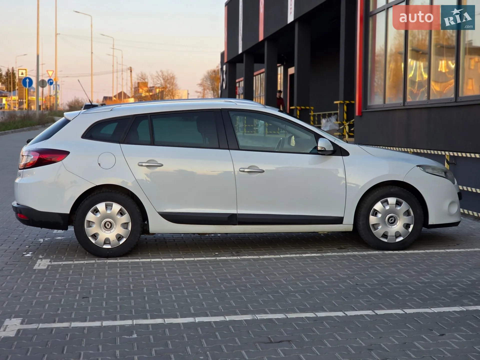 2010 Renault Megane - мініатюра 8