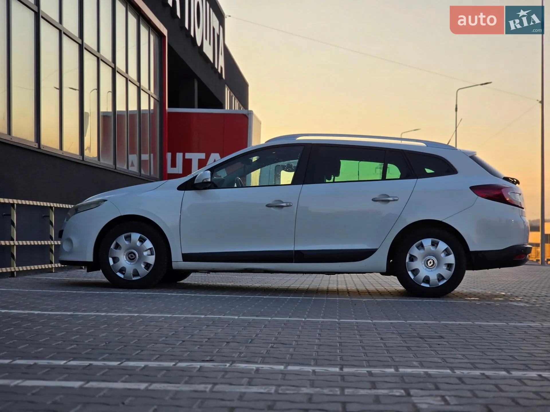2010 Renault Megane - мініатюра 15