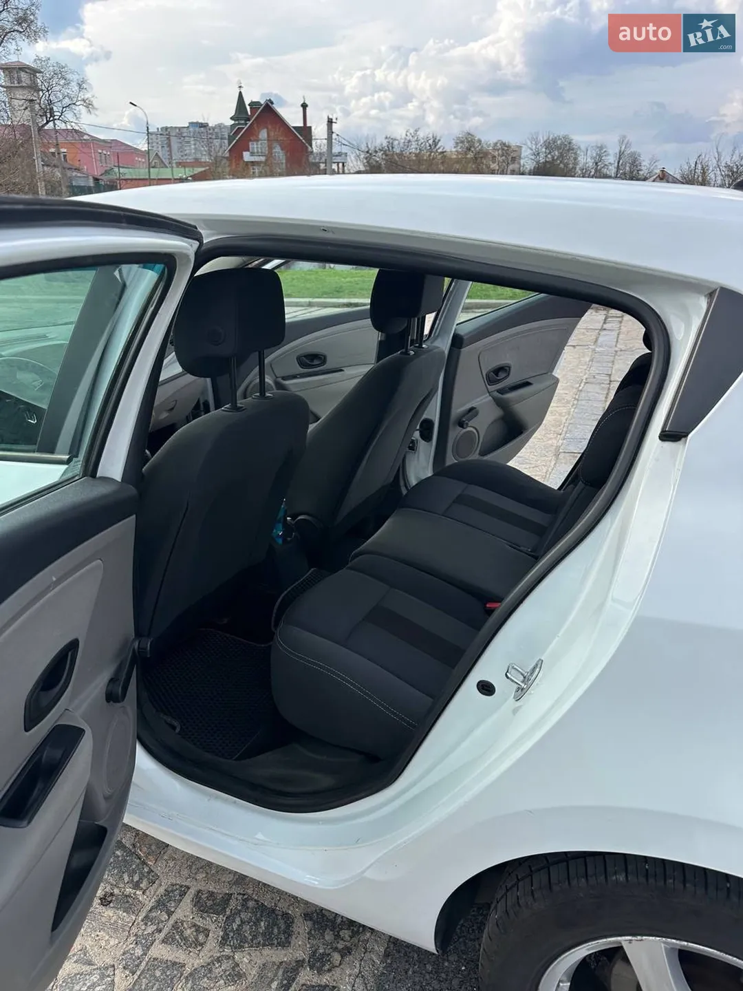 2011 Renault Megane - мініатюра 11