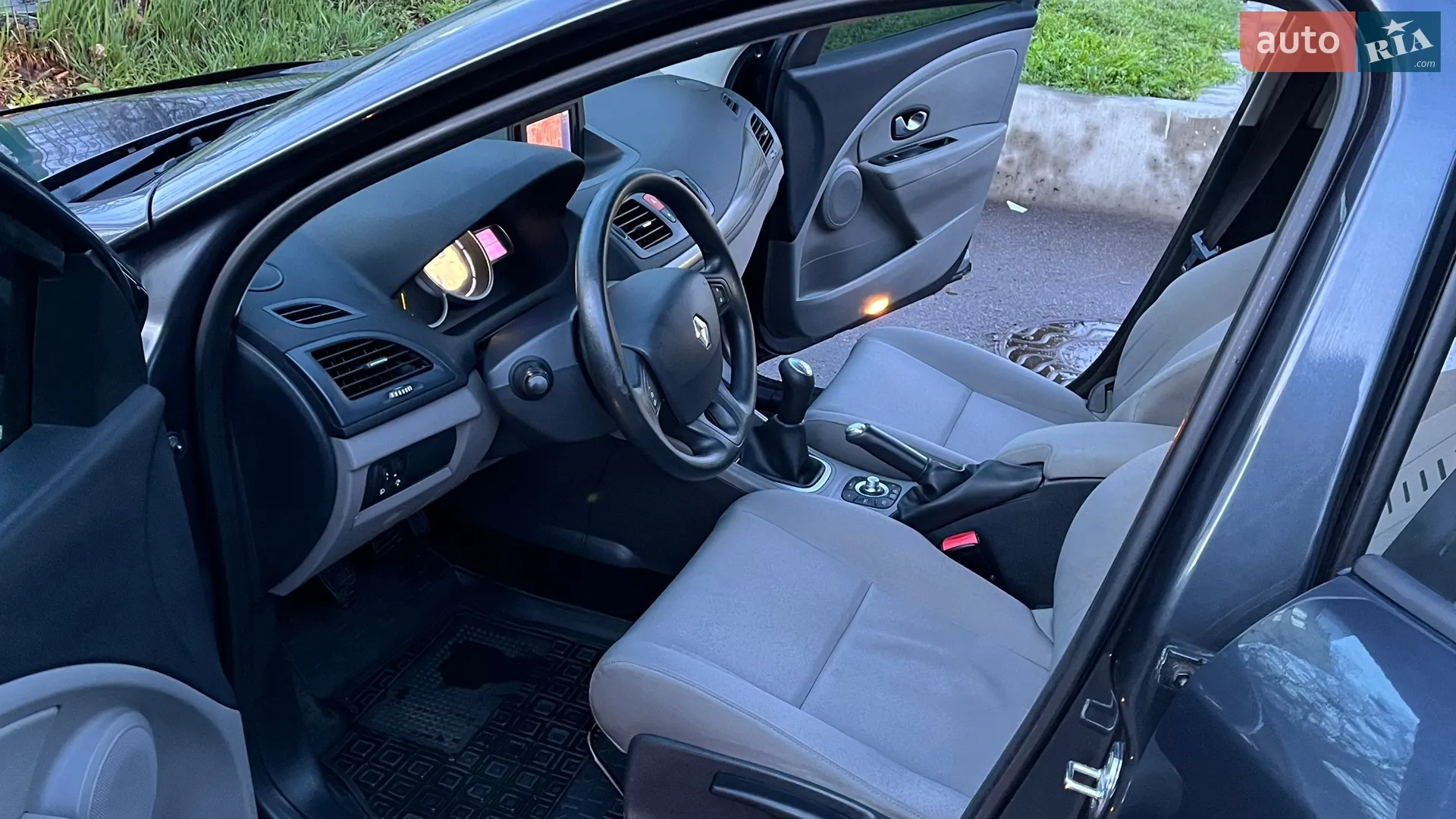 2010 Renault Megane - мініатюра 30