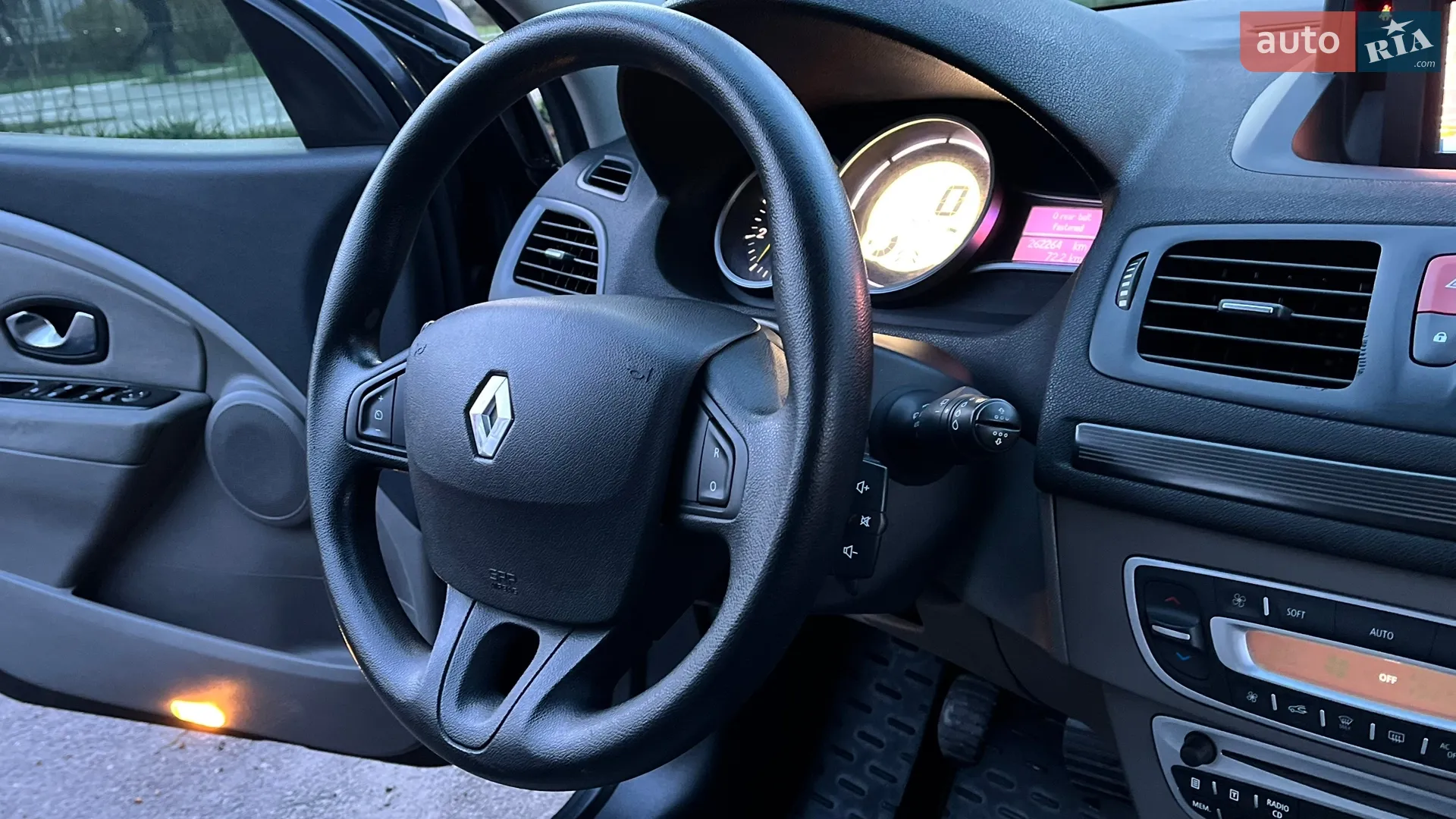 2010 Renault Megane - мініатюра 50
