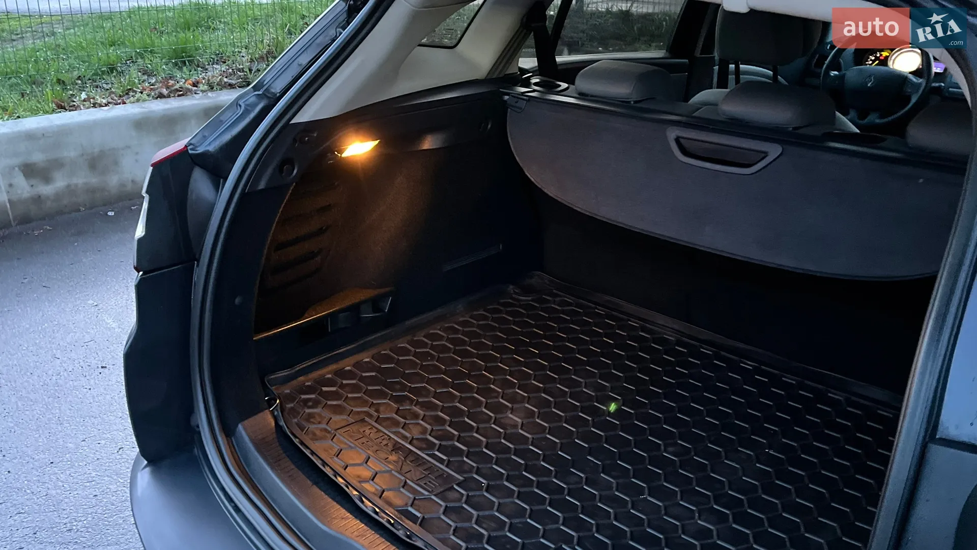 2010 Renault Megane - мініатюра 62