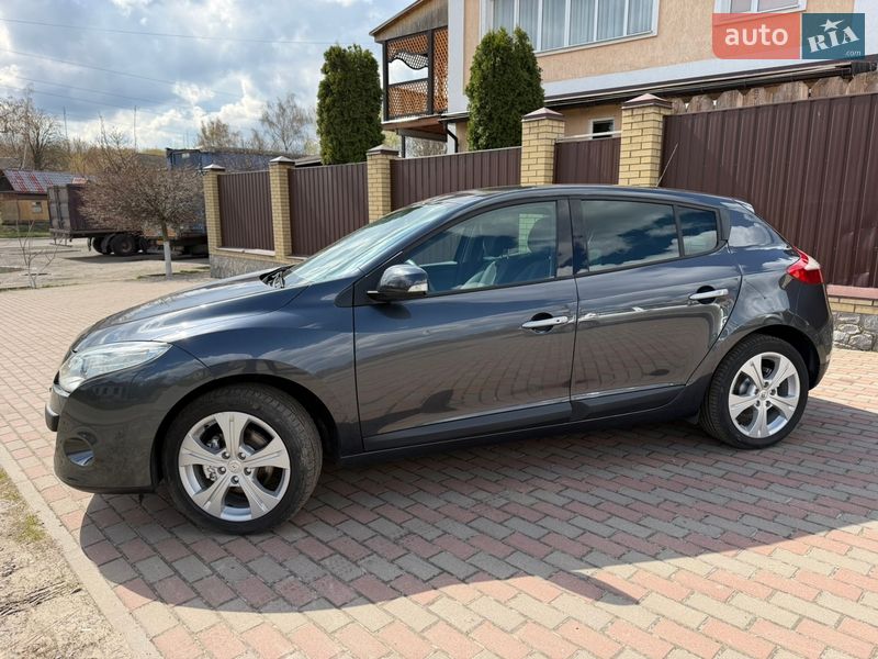 Хэтчбек Renault Megane 2008 в Ромнах фото 11 Хэтчбек Renault Megane 2008 в Ромнах