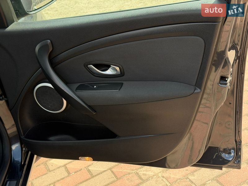 Хэтчбек Renault Megane 2008 в Ромнах фото 17 Хэтчбек Renault Megane 2008 в Ромнах