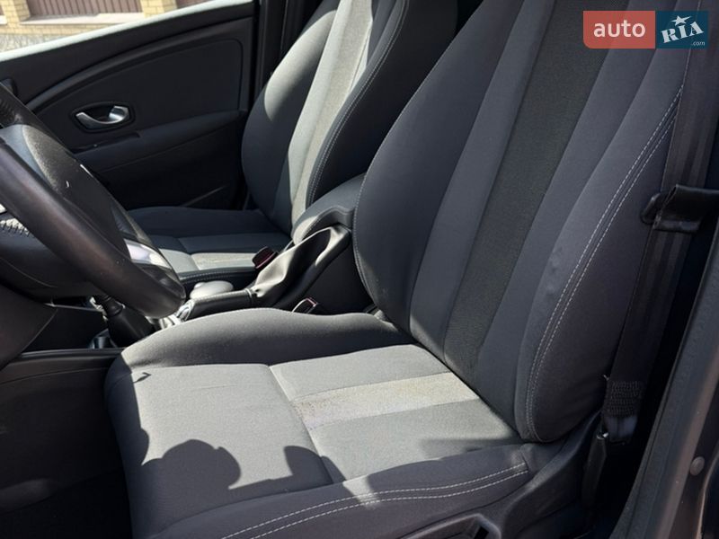 Хэтчбек Renault Megane 2008 в Ромнах фото 21 Хэтчбек Renault Megane 2008 в Ромнах