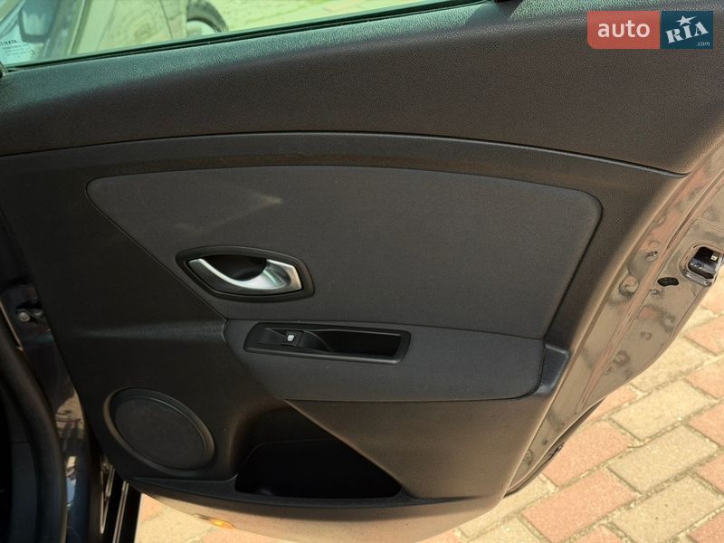 Хэтчбек Renault Megane 2008 в Ромнах фото 25 Хэтчбек Renault Megane 2008 в Ромнах