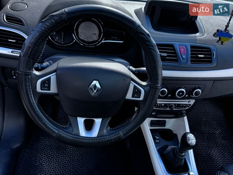 Кабриолет Renault Megane 2011 в Верхнеднепровске