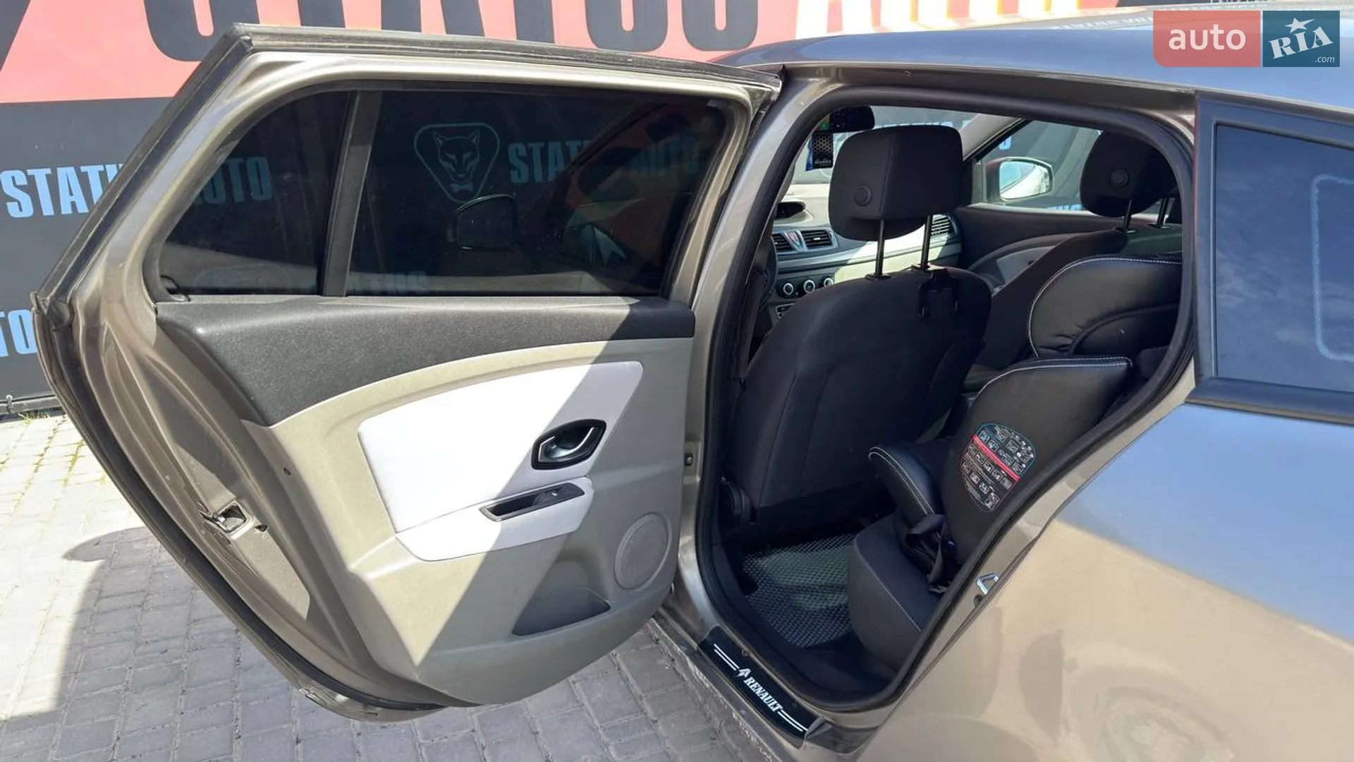 2010 Renault Megane - мініатюра 22