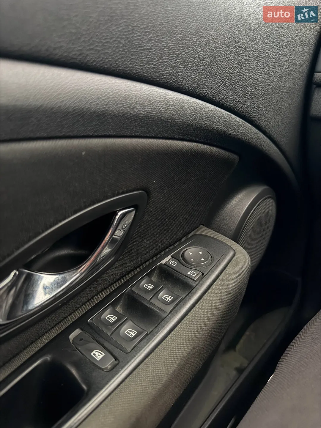 2011 Renault Megane - мініатюра 38