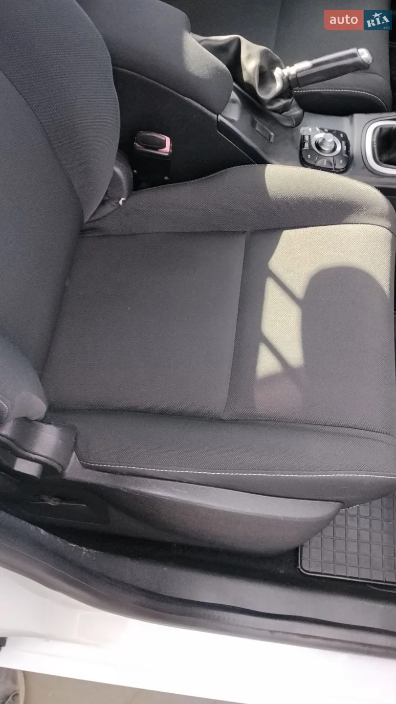 2011 Renault Megane - мініатюра 49
