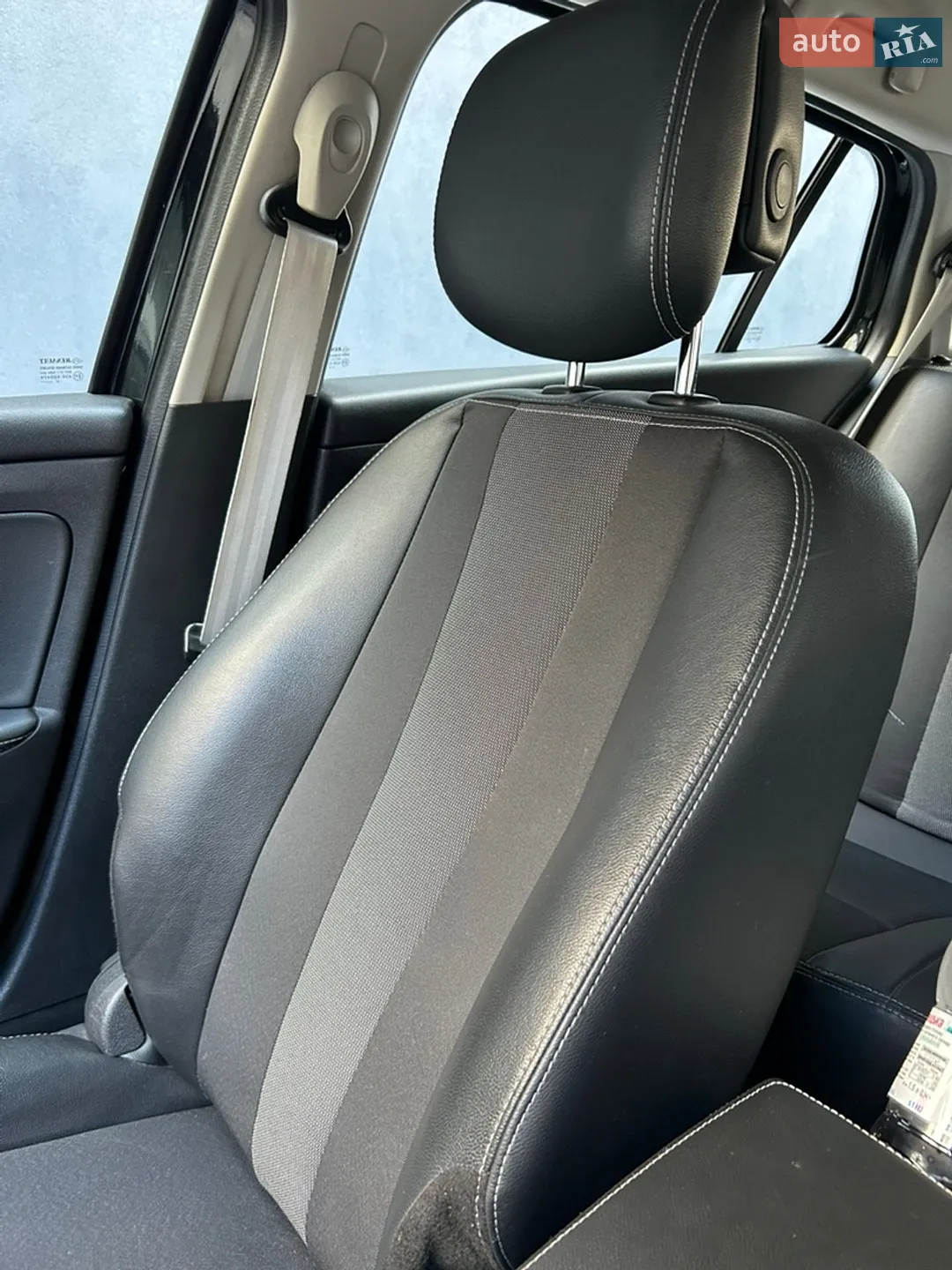 2012 Renault Megane - мініатюра 28