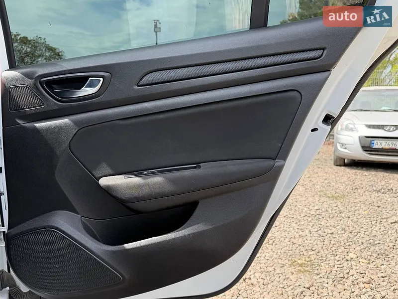 Renault Megane 2017 VIN VF1RFB00658663730 фото оголошення 29 з 75