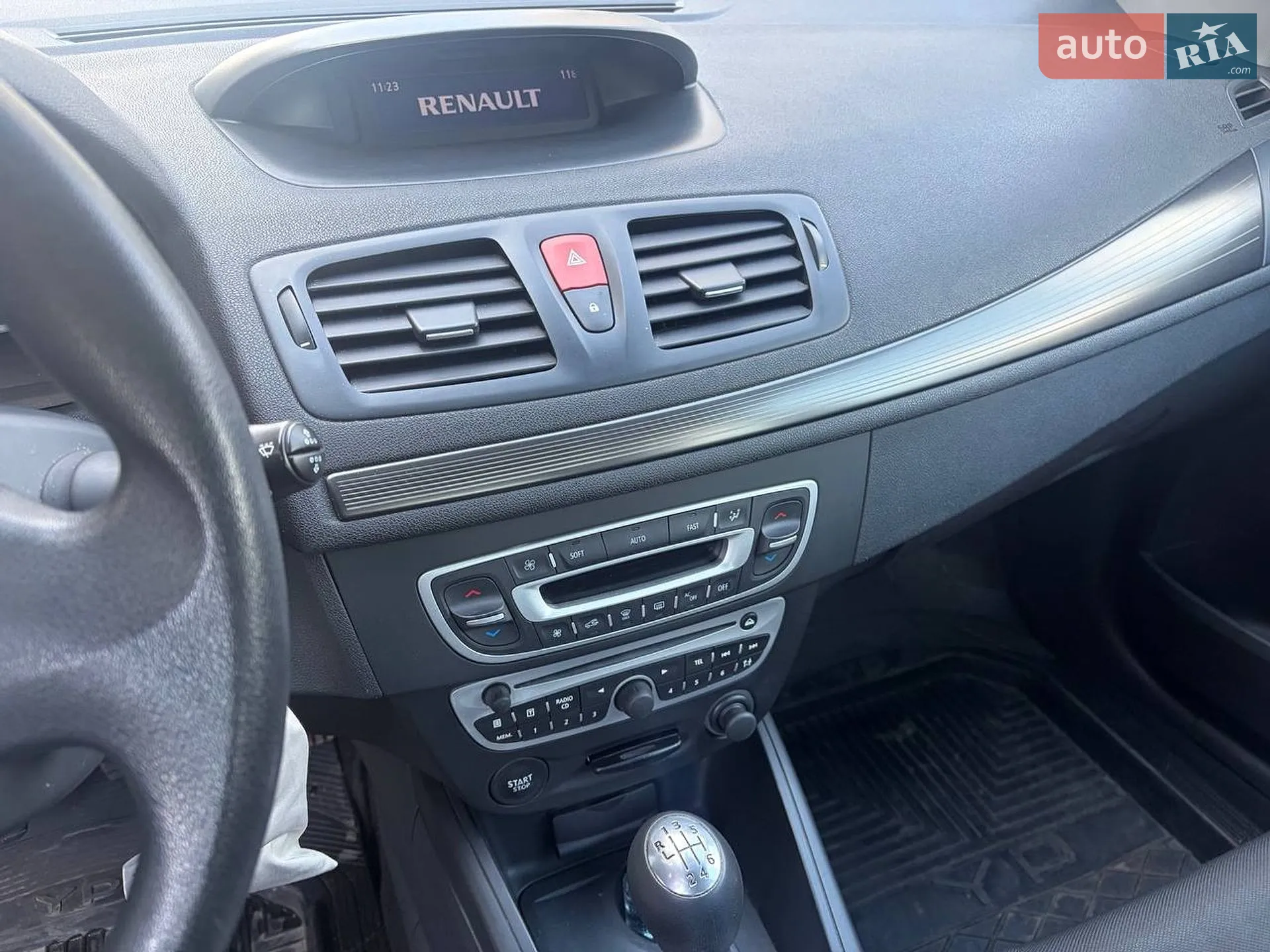 2010 Renault Megane - мініатюра 23