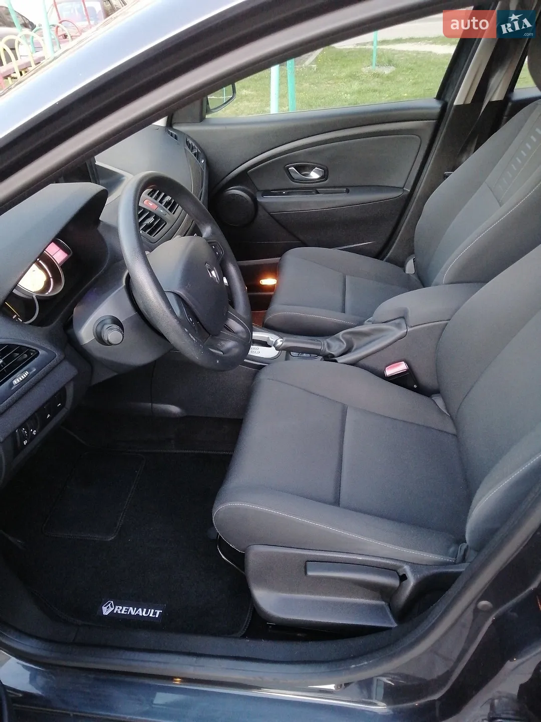 2010 Renault Megane - мініатюра 9
