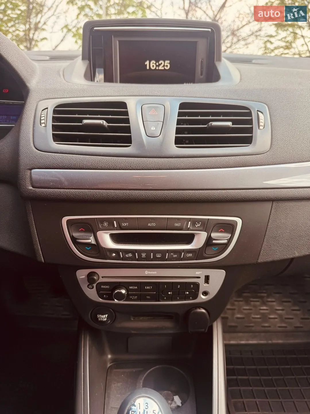2015 Renault Megane - мініатюра 15
