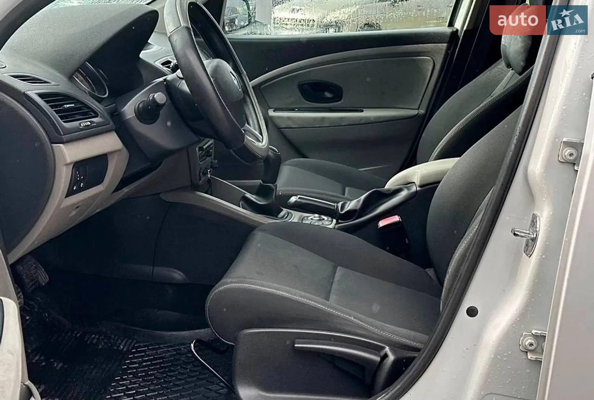 2010 Renault Megane - мініатюра 12