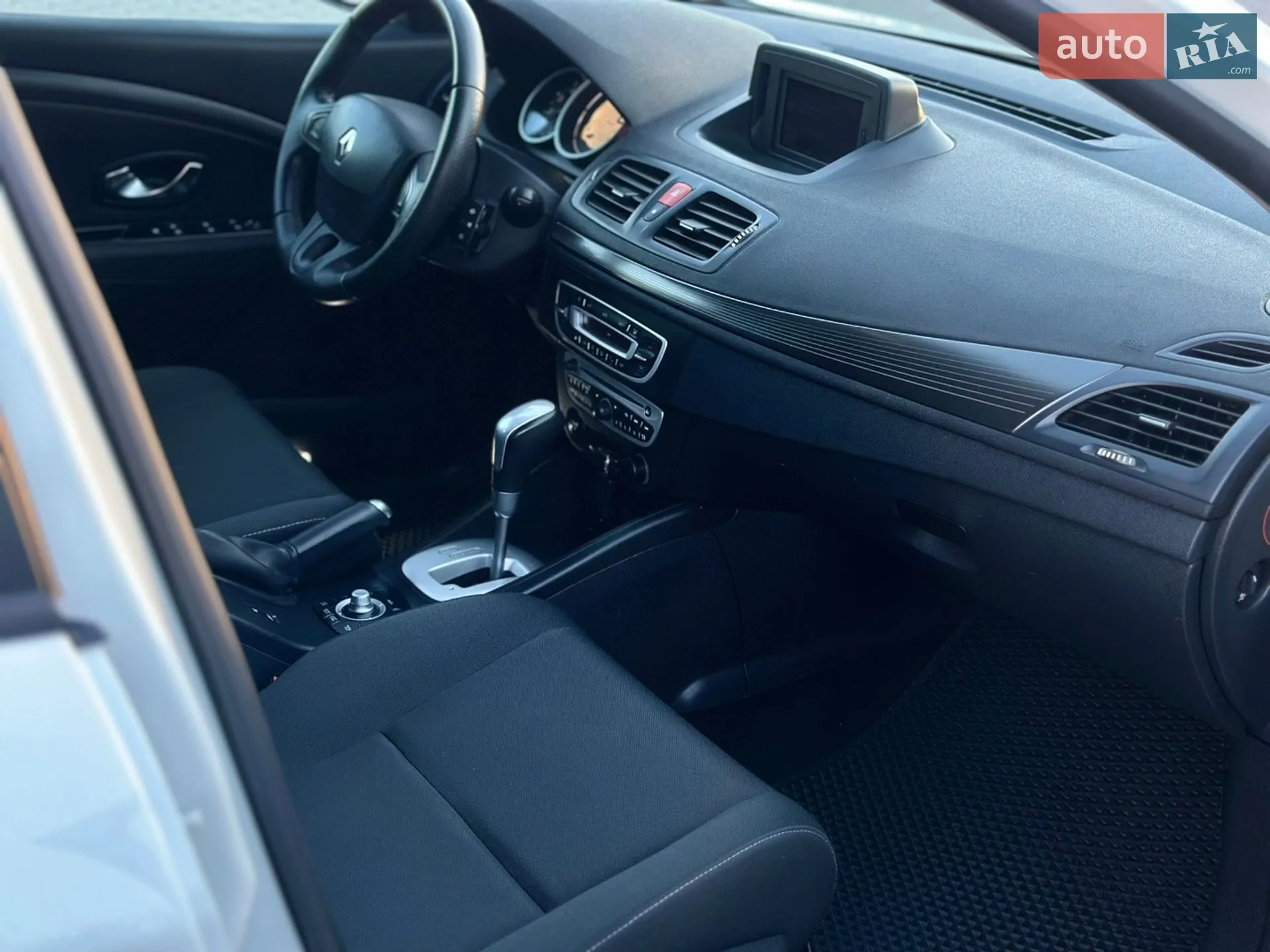 2010 Renault Megane - мініатюра 18