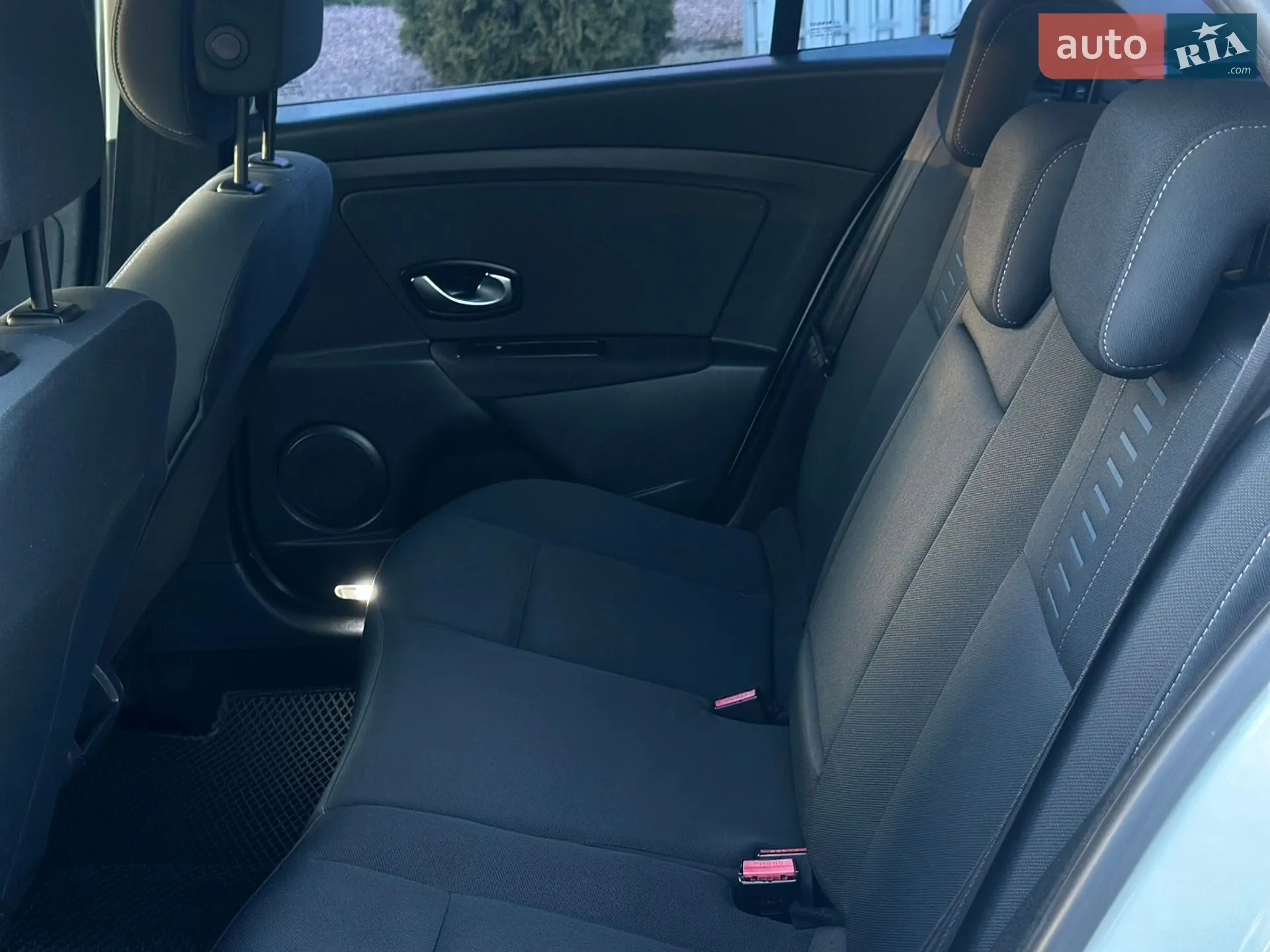 2010 Renault Megane - мініатюра 26