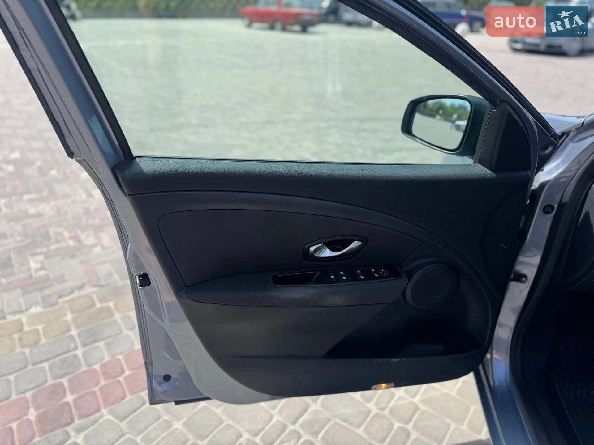 2010 Renault Megane - мініатюра 13