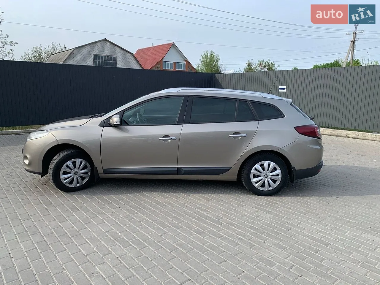 2010 Renault Megane - мініатюра 12