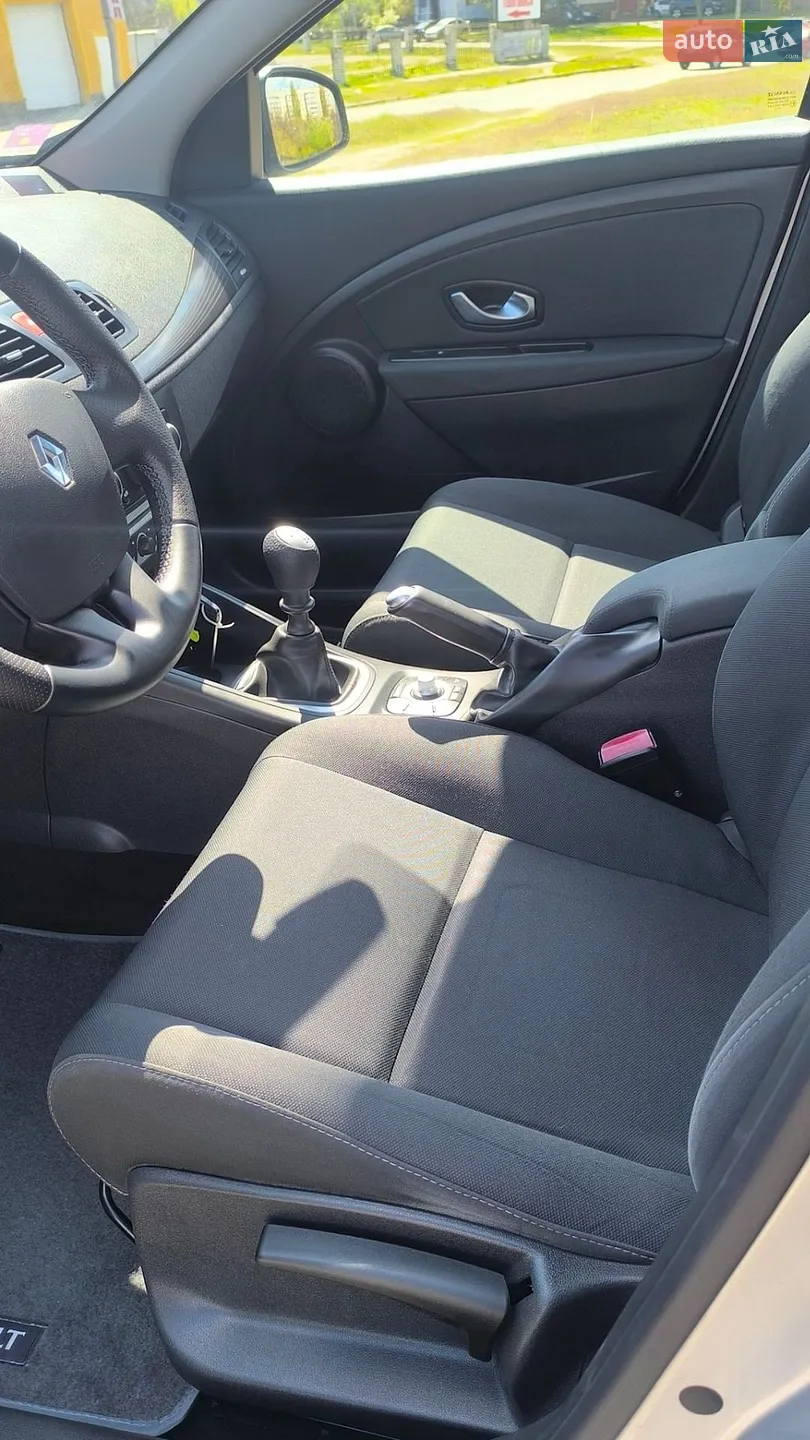 2011 Renault Megane - мініатюра 33