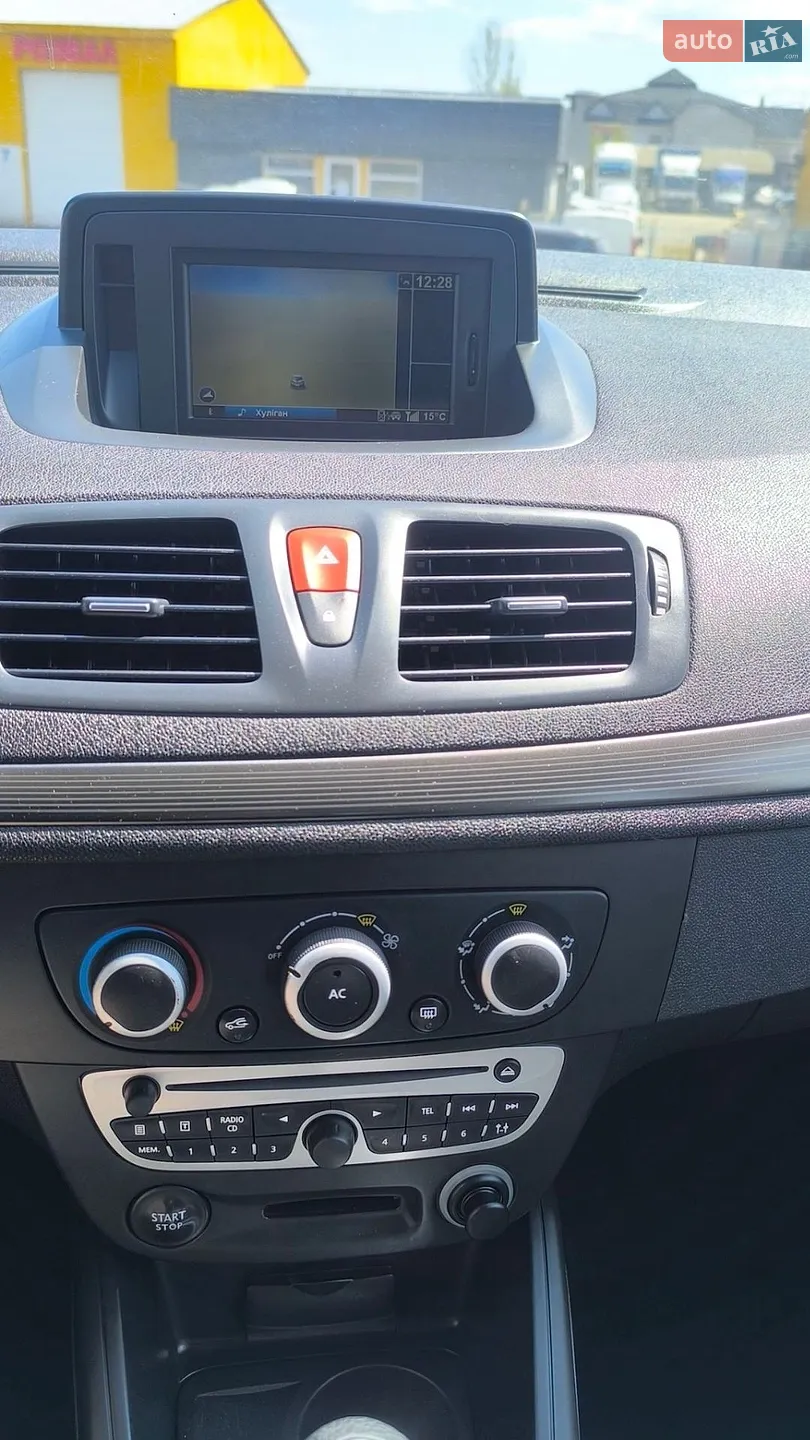 2011 Renault Megane - мініатюра 37