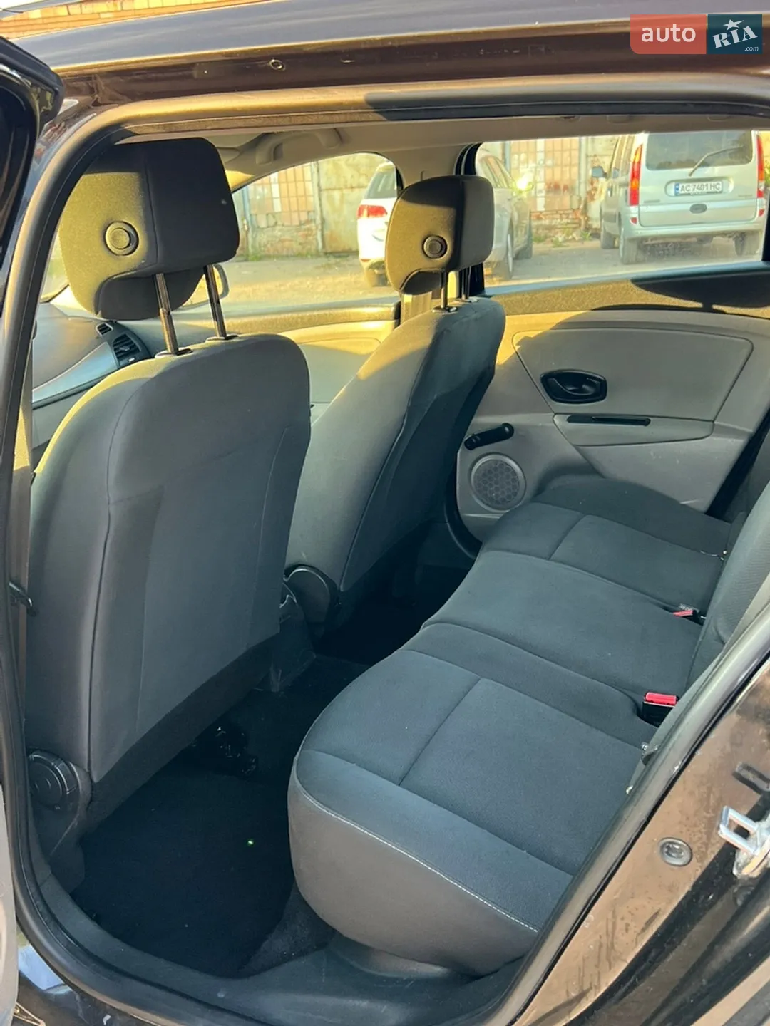 2010 Renault Megane - мініатюра 23