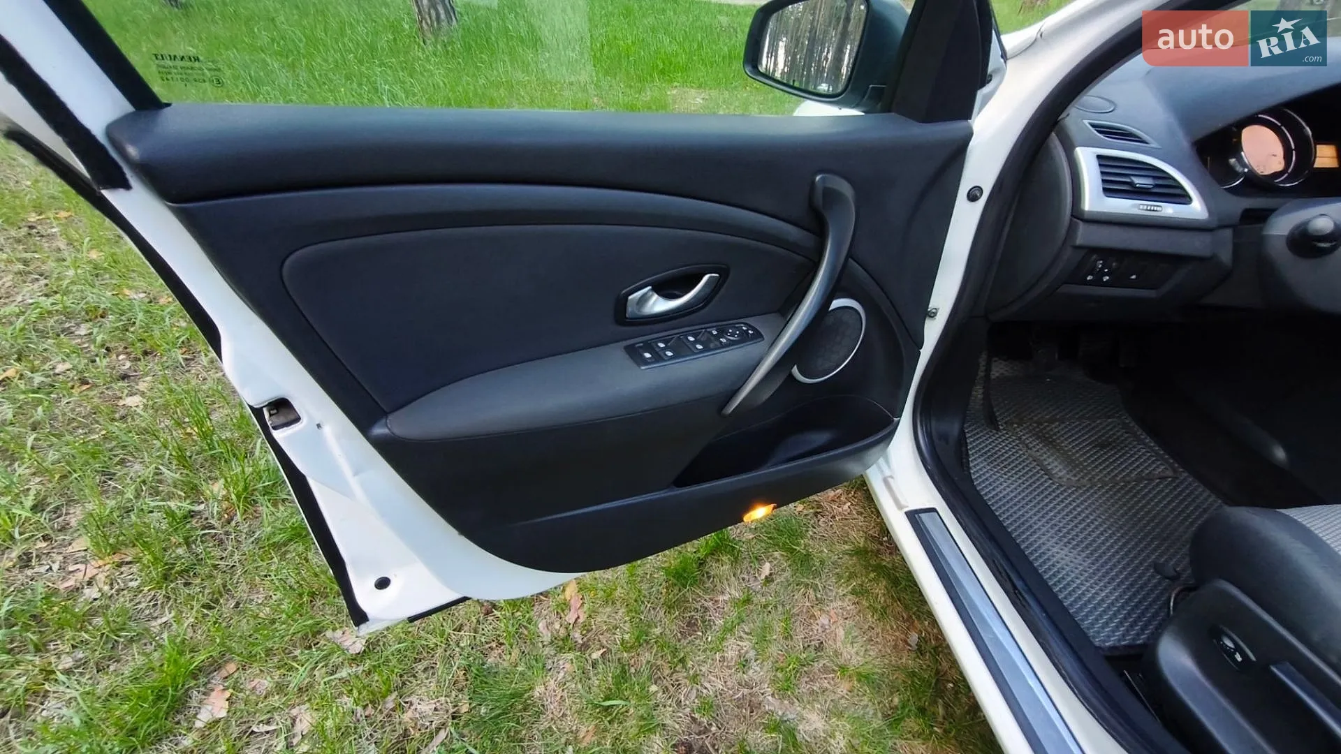 2011 Renault Megane - мініатюра 27