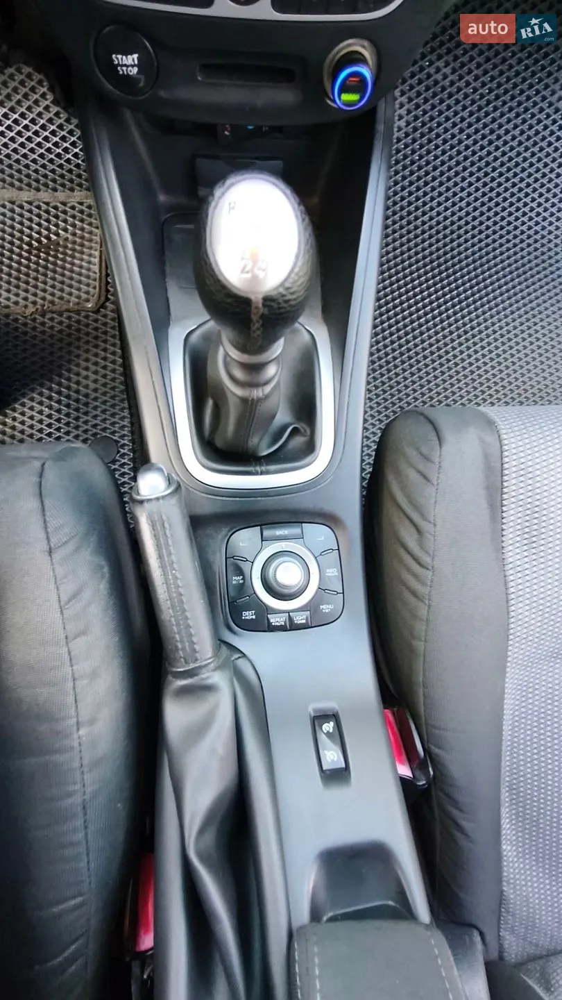 2011 Renault Megane - мініатюра 42